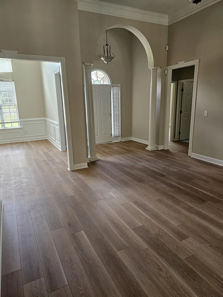 Building Photo - 726 Avrett Cir
