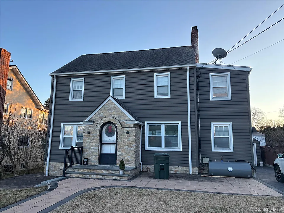 82 Putnam Ave