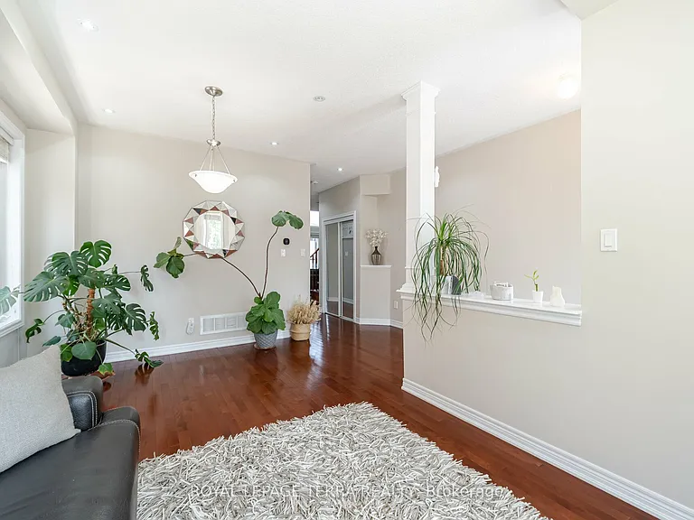 30 Eatonville St #UPPER — Photo 11