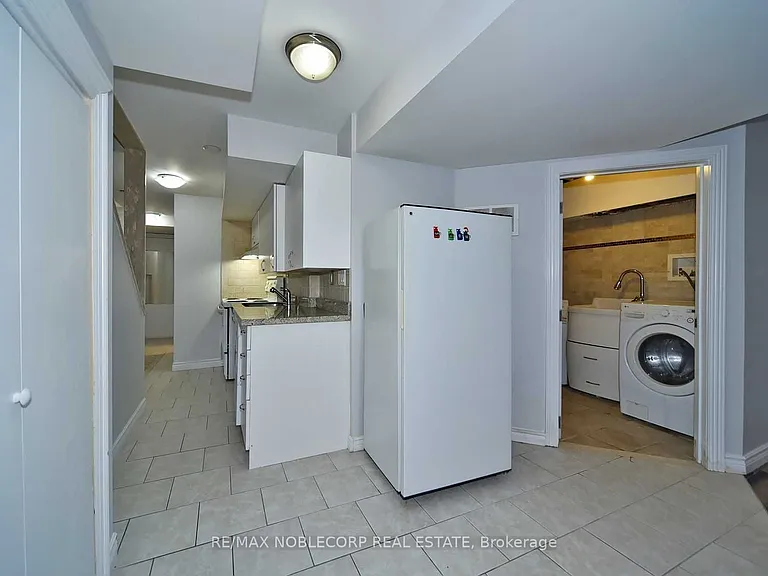 103 Foxchase Ave #16 — Photo 13