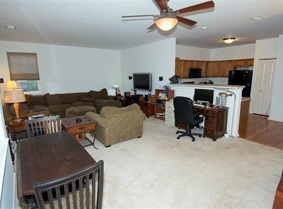 3rd image of 3998 Norwich Dr