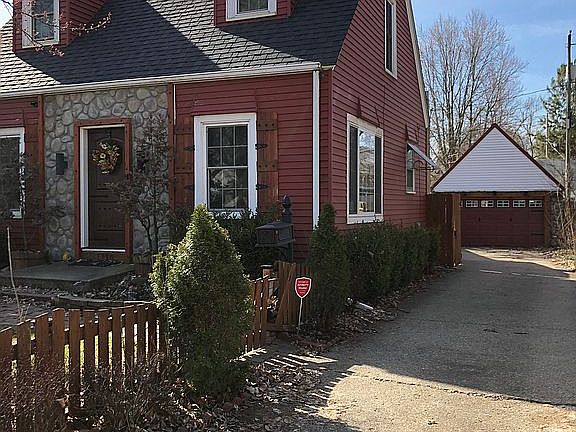 5th image of 1115 W Columbia Ave