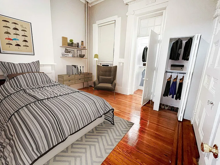 Westbury Brownstones Bedroom