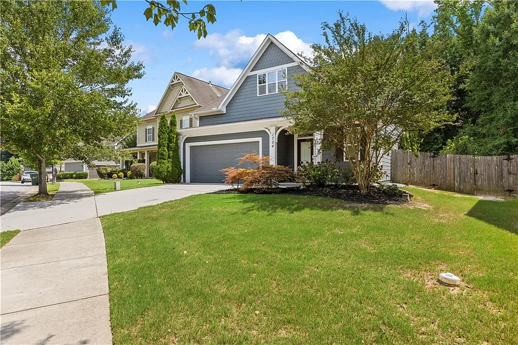 4 bed, 3.0 bath, 1836 sqft, $3,400 — Photo 2