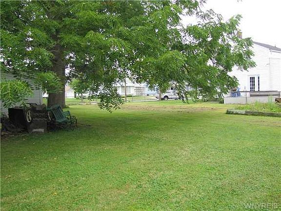 5th image of 9020 Cayuga Dr