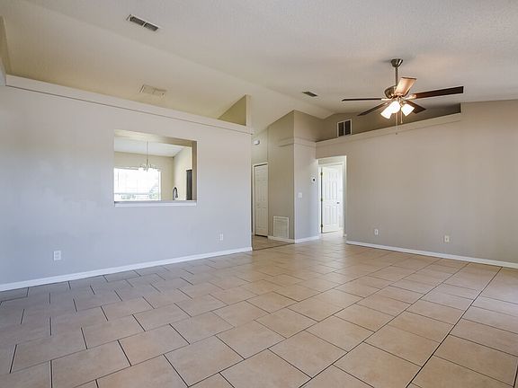 3rd image of 11752 Foxglove Dr