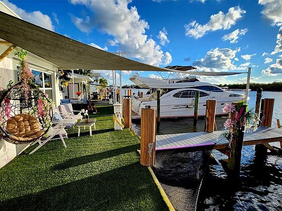 3rd image of 2118 N Ocean Dr