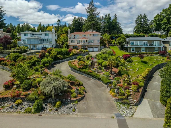 5200 Polson Ter, Saanich, BC V8Y 2C6