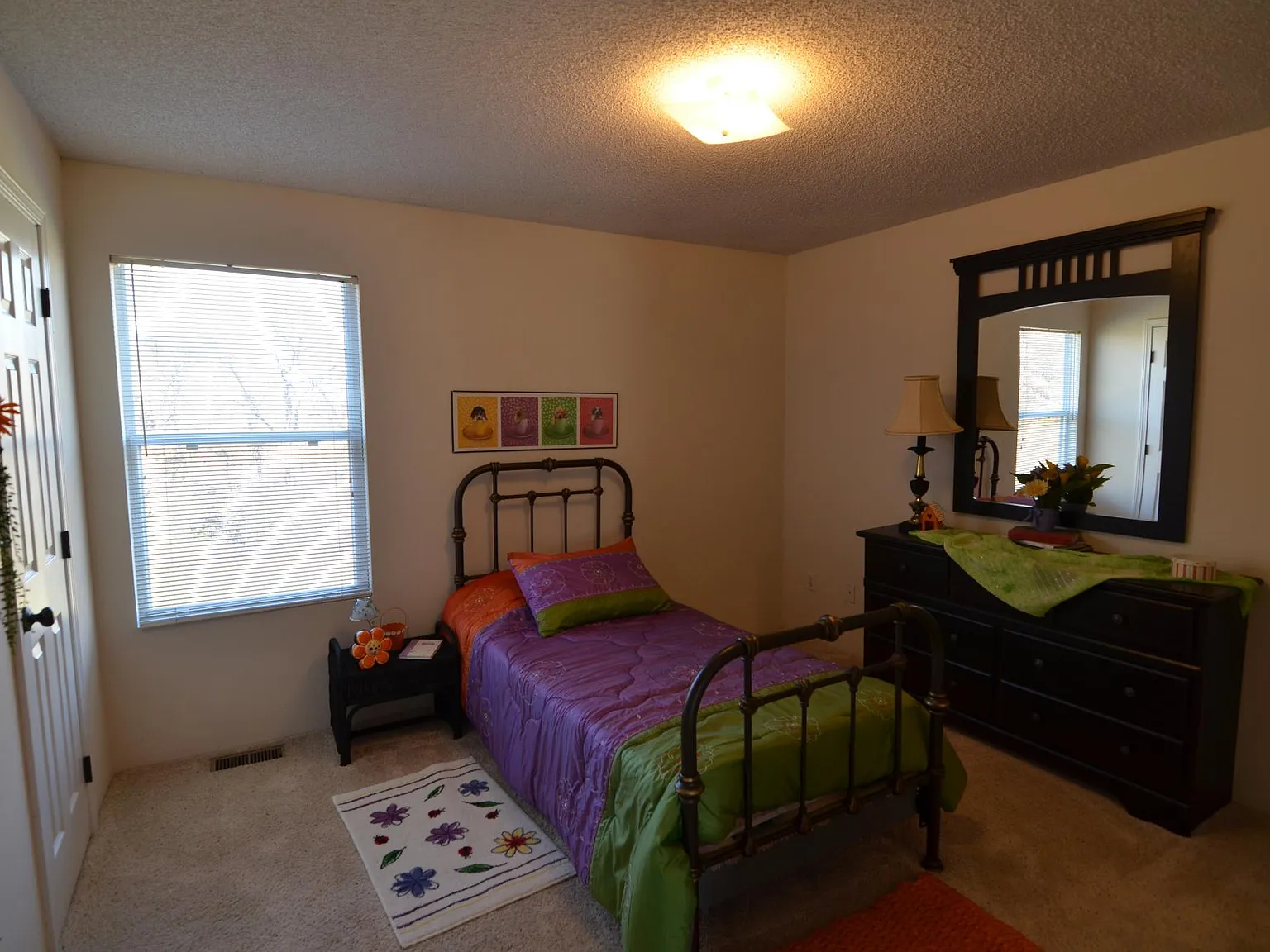 3 bed, 2.5 bath, 1646 sqft, $1,695 — Photo 3