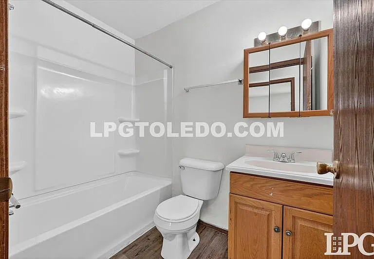 1230 Bedford Woods Dr #8 — Photo 17