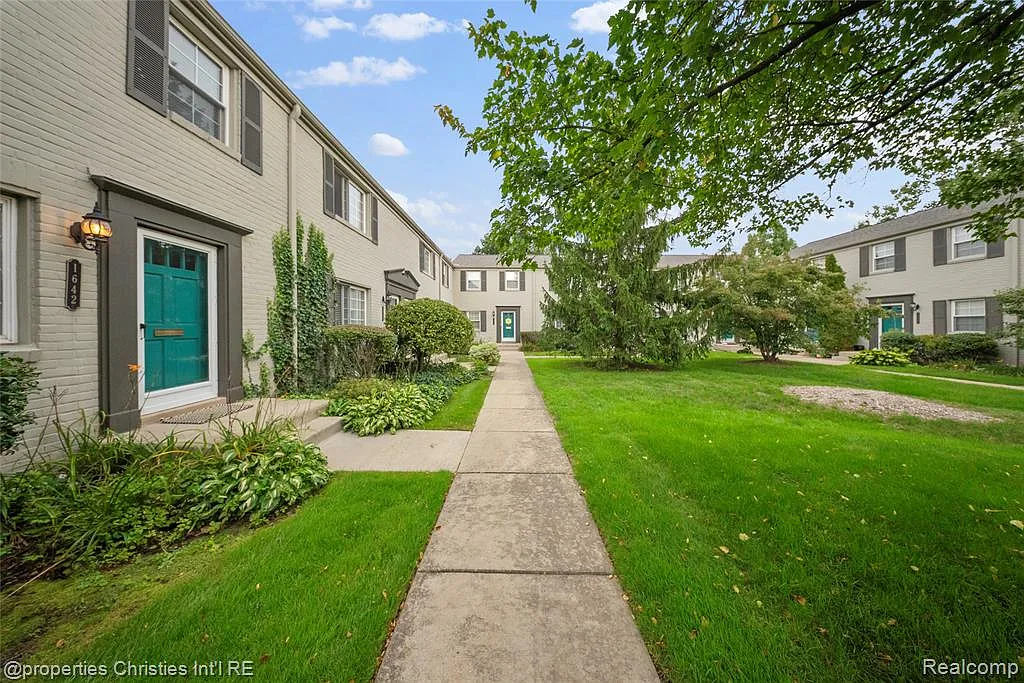 2 bed, 1.0 bath, 1256 sqft, $1,850 — Photo 3
