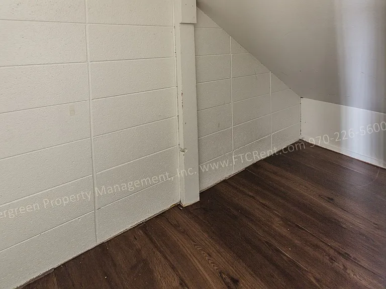 R-05 — Photo 16