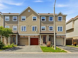 358 Moffatt Pond Ct, Ottawa, ON K2J 0C7