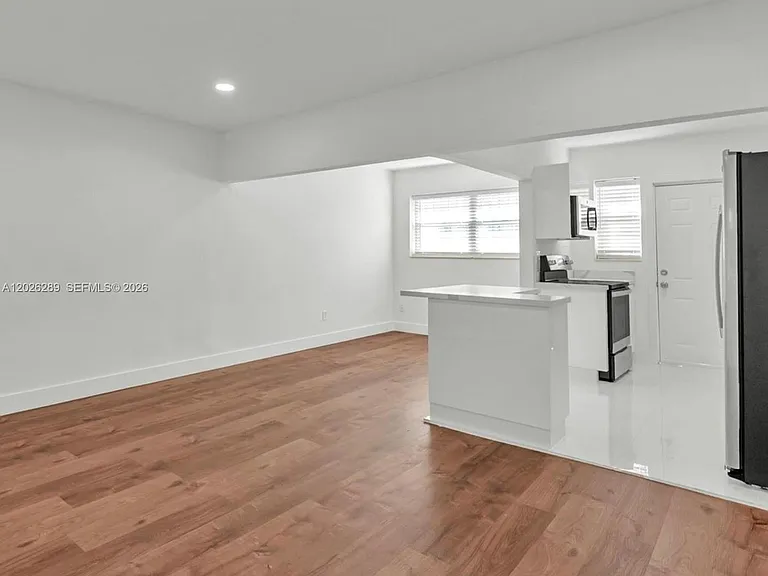 4200 NE 1st Ave — Photo 2