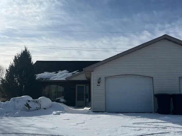 904 N 28th St, Superior, WI 54880