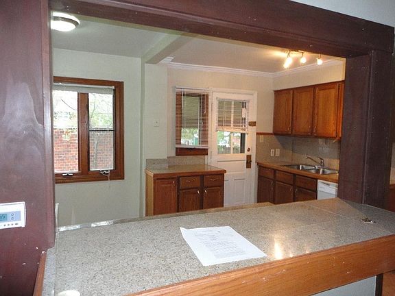 3rd image of 1752 Northwest Blvd