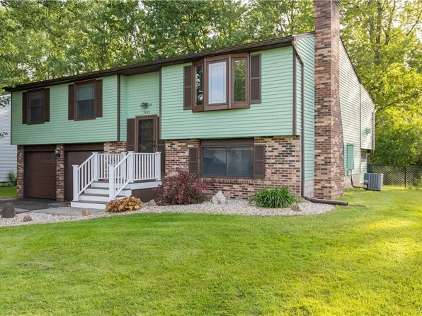 7588 Winterhaven Dr, Liverpool, NY 13088