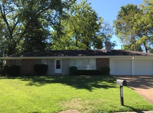 113 Smith Dr, Ballwin, MO