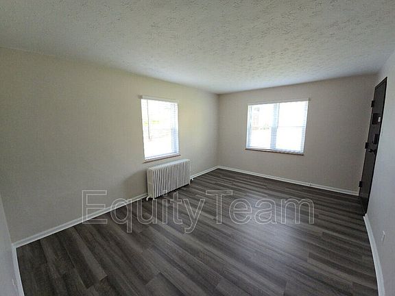 3rd image of 33 Gahl Ter APT B