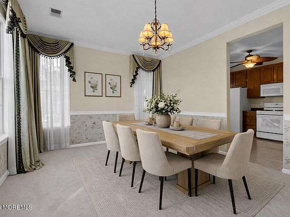 5th image of 617 Saint Andrews Place