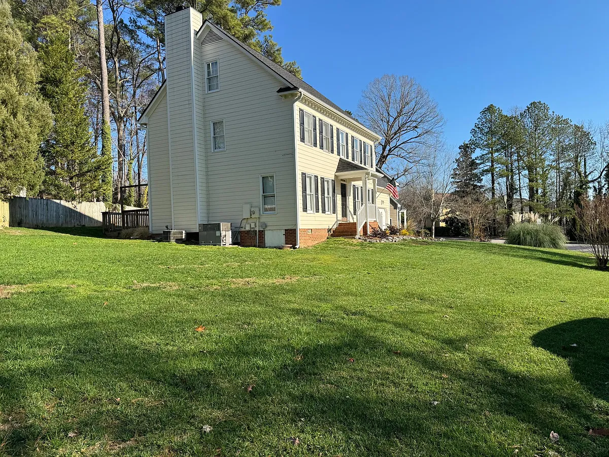 Building Photo - 201 Rushingwater Dr
