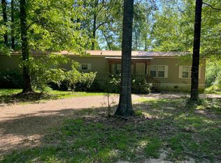 22 Deer Lake Rd, Natchez, MS 39120