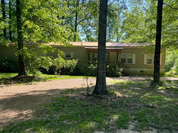 22 Deer Lake Rd, Natchez, MS 39120
