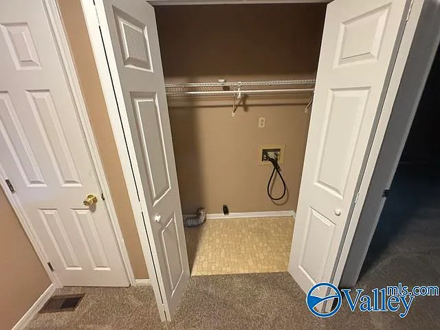 389 Oakland Rd — Photo 13