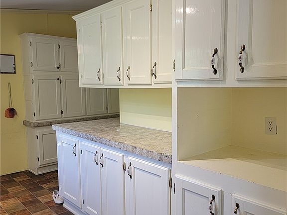 4th image of 3269 Pine Run Rd