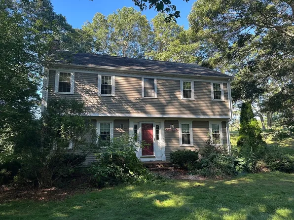 8 Deep Wood Dr, Forestdale, MA 02644