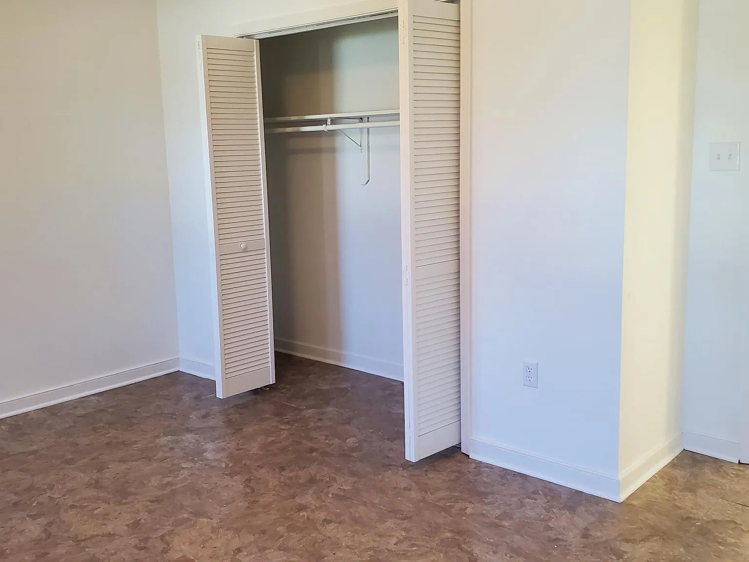 3 bed, 2.5 bath, 1600 sqft, $2,300 — Photo 3