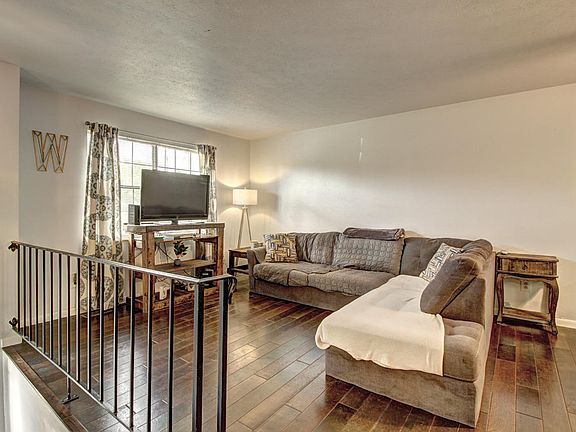 3rd image of 6109 Travis Dr