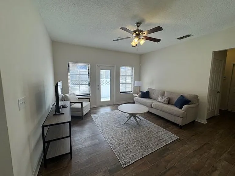 906 Pawstand Rd — Photo 17