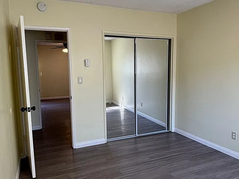 6065 California Ave — Photo 11