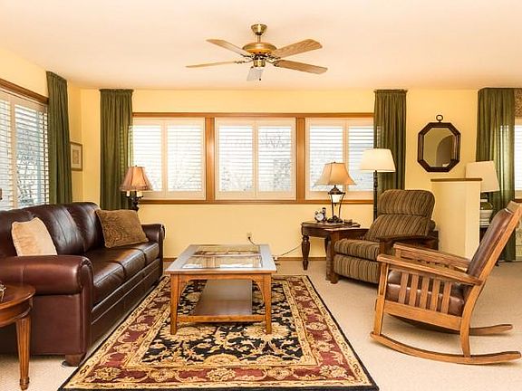 4th image of 558 Oak Hill Cir