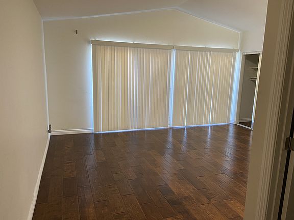 5th image of 23830 Country View Dr
