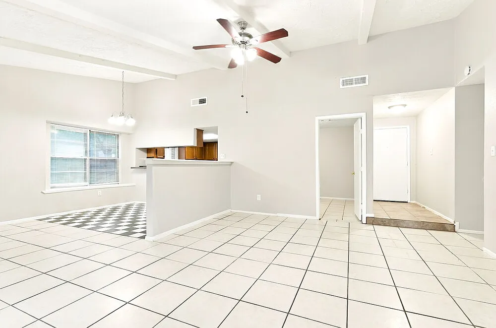 3 bed, 2.0 bath, 1488 sqft, $1,795 — Photo 4