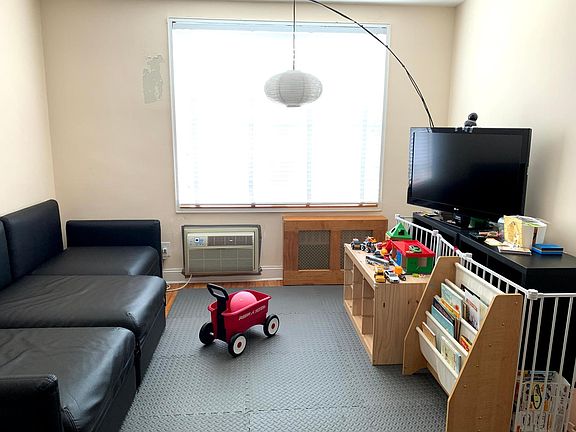 3rd image of 142-10 Roosevelt Ave #421
