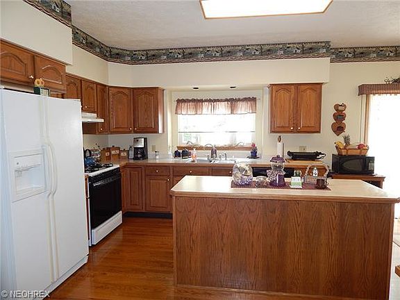 3rd image of 1078 Sugarhouse Ln