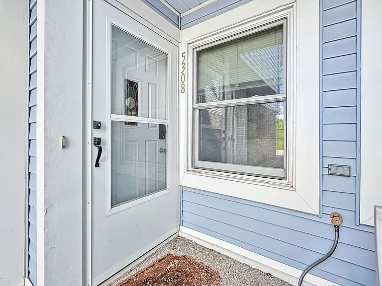 5308 Highpointe Dr — Photo 3