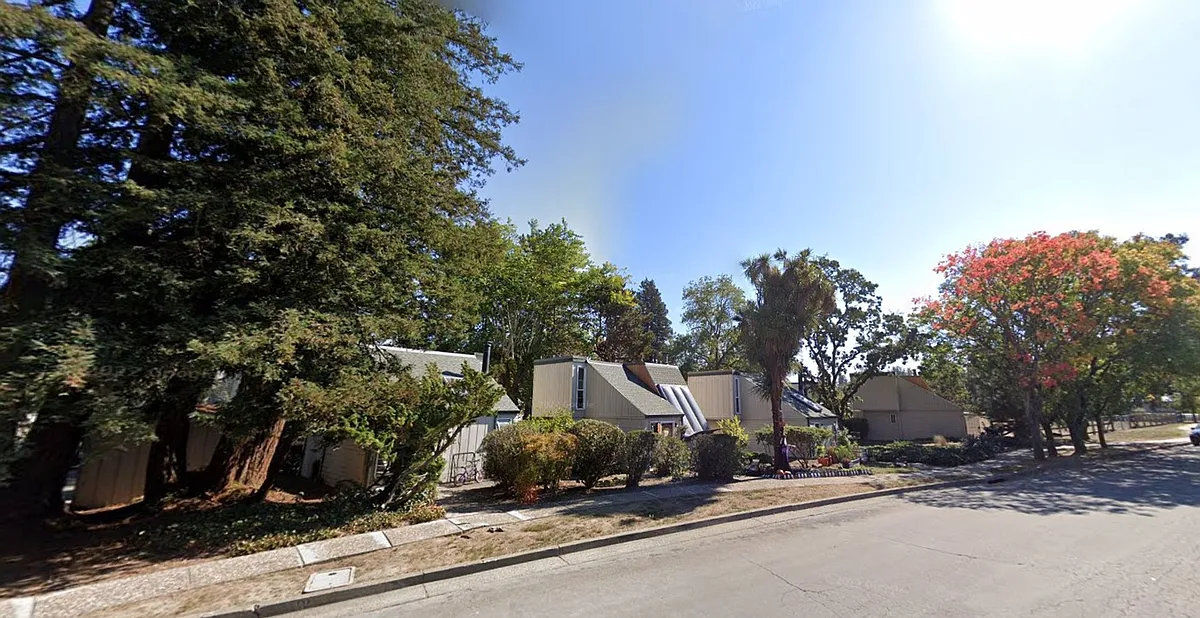 Building Photo - El Rancho Cottages