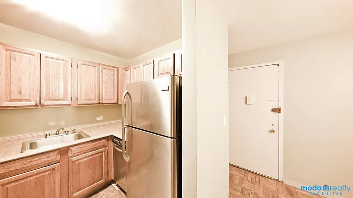 Sold by Moda Realty | media 15