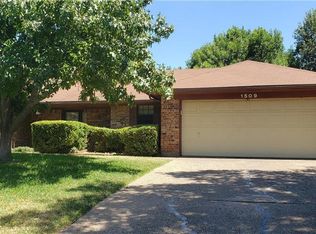 1509 Cobblestone Ln, Cleburne, TX 76033