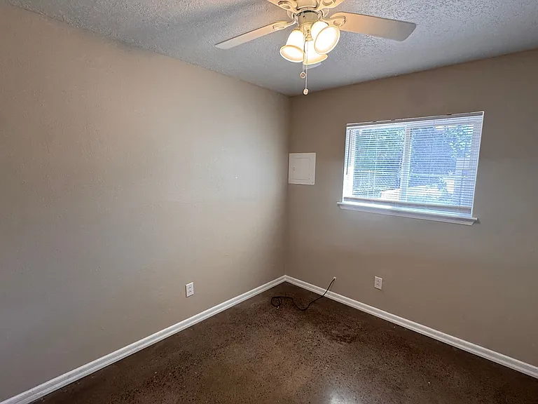 12204 Candelaria Rd NE — Photo 18