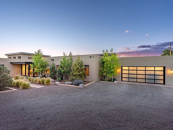 3rd image of 123 E Lupita Rd