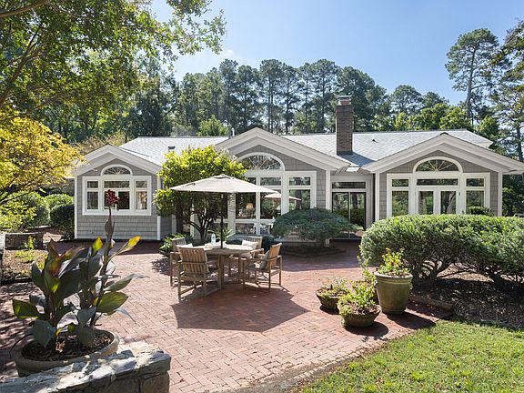 2nd image of 2806 Chelsea Cir