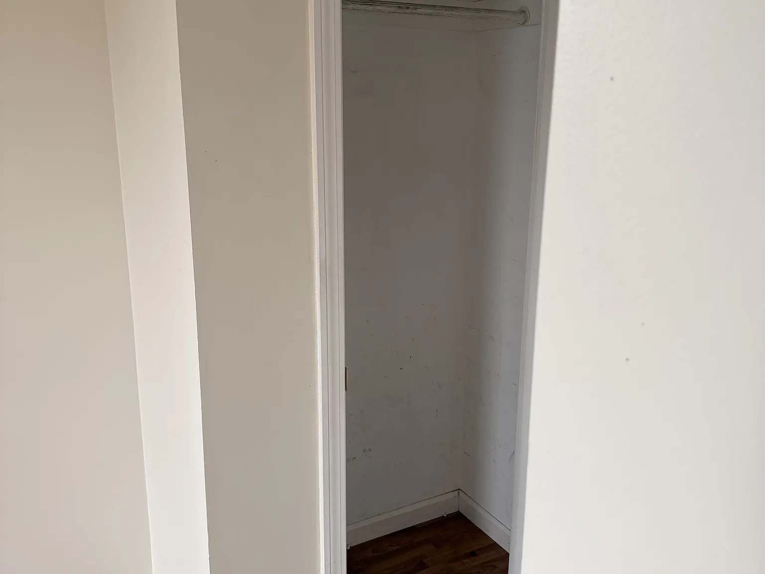 4 bed, 3495 sqft, $700 — Photo 1