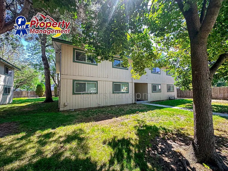 2 bed, 1.0 bath, 925 sqft, $1,345 — Photo 4