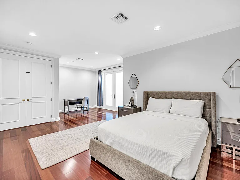 709 Idlewyld Dr — Photo 61