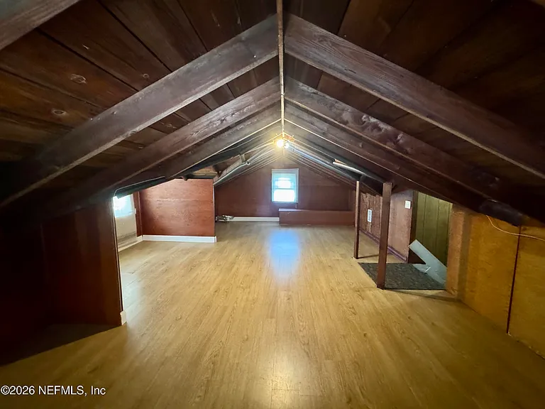 805 Saint Clair St — Photo 16